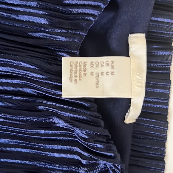 H&M tank top - Picture 2 of 2